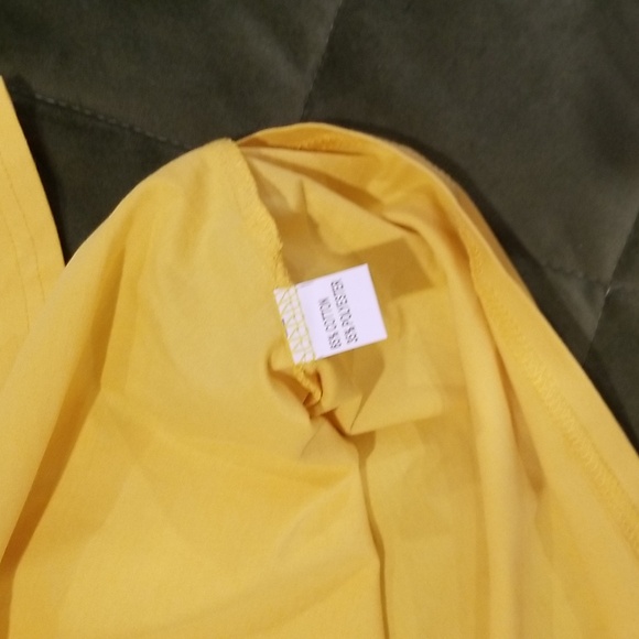 New Afibi women's square neck zip tshirt small size yellow color - Picture 4 of 5